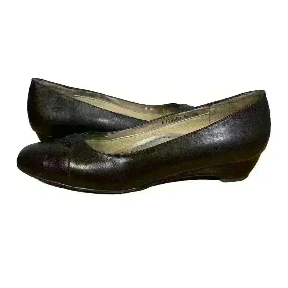 Mark Lemp Classics Beauty closed toe classic pumps Women's Sz US 9.5 Brown